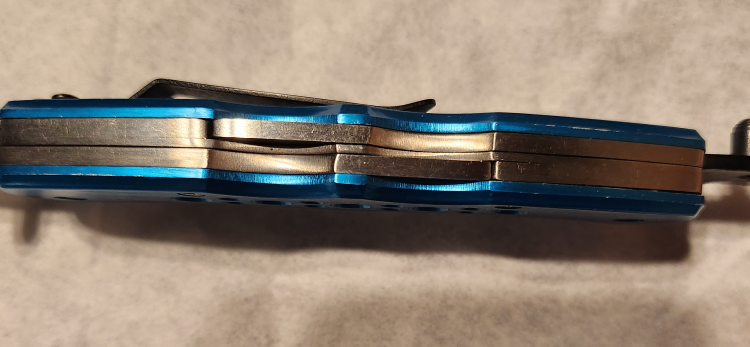 Schrade Extreme Blue Folding Knife - photo 3