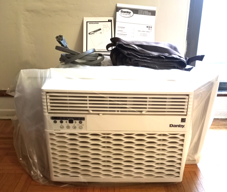 Danby window air conditioner, 12000 BTU, with cover - photo 2