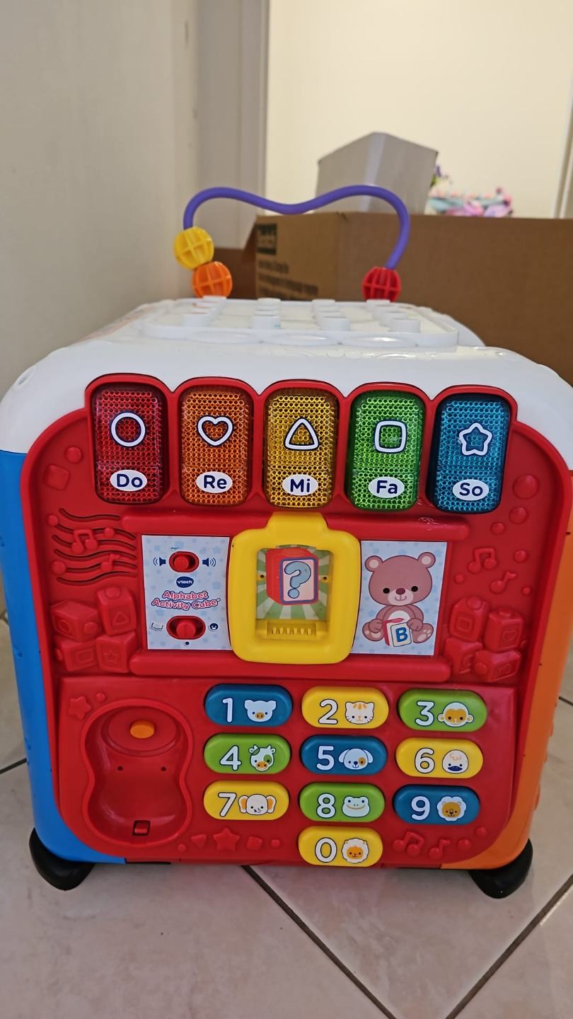 VTech Sit-to-Stand Activity Cube