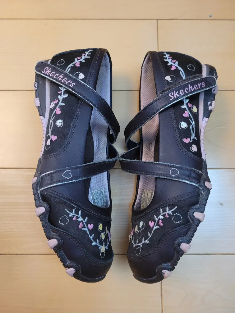 Skechers Girls' Dark Brown Mary Janes, Size 4 image indicator(2)