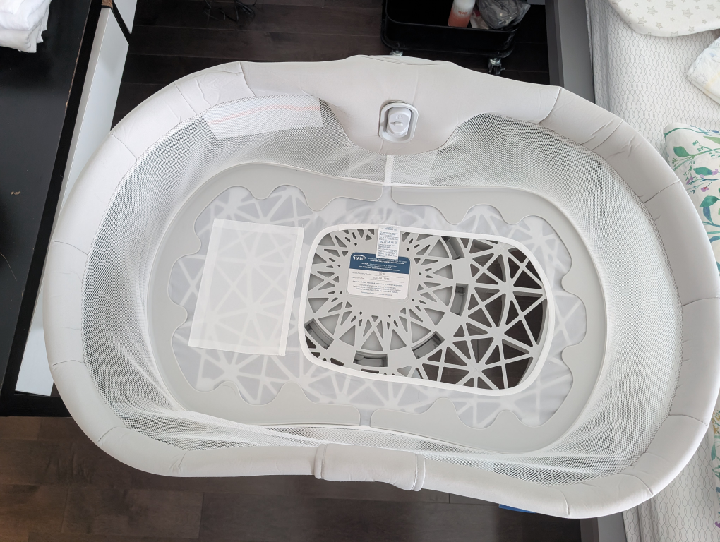 HALO Bassinest Swivel Sleeper 3.0 with portable nest - photo 2