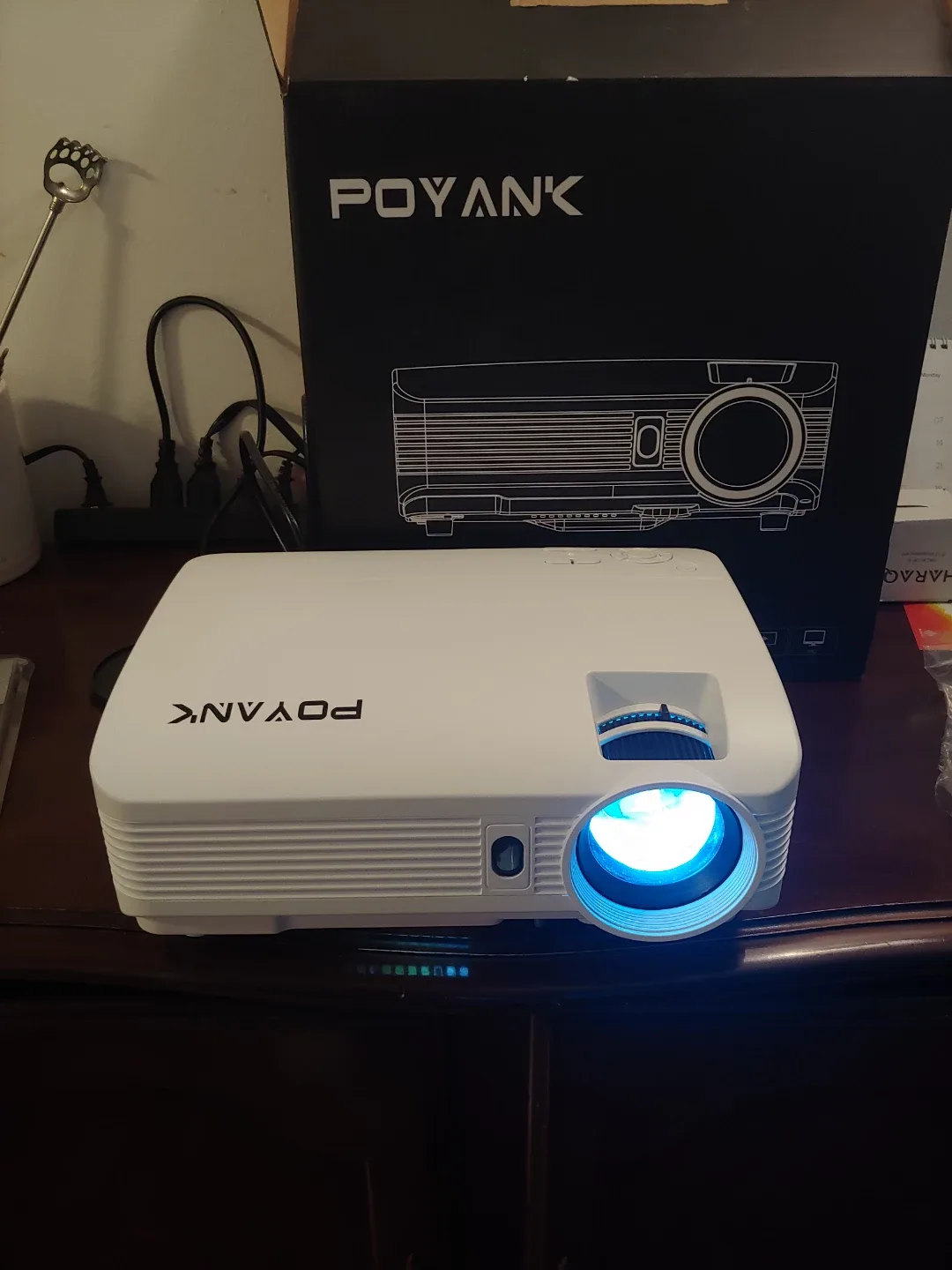POYANK 3600 LUX PROJECTOR thumbnail