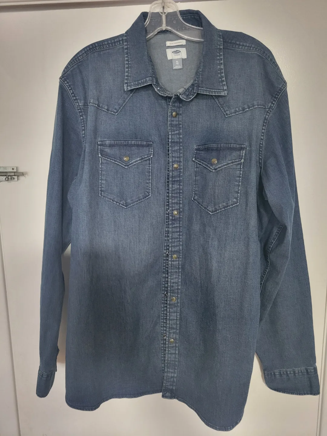 Old Navy Men's XL Denim Shirt thumbnail
