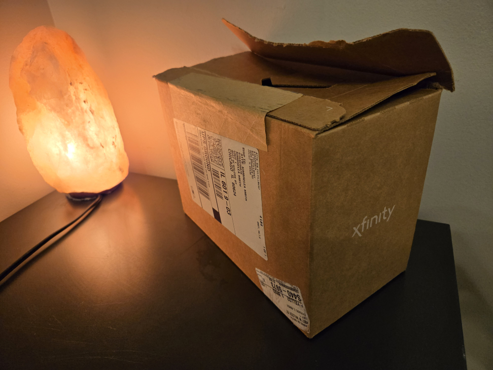 Comcast Xfinity XB7-T Gigabit modem/Wi-Fi router - photo 5