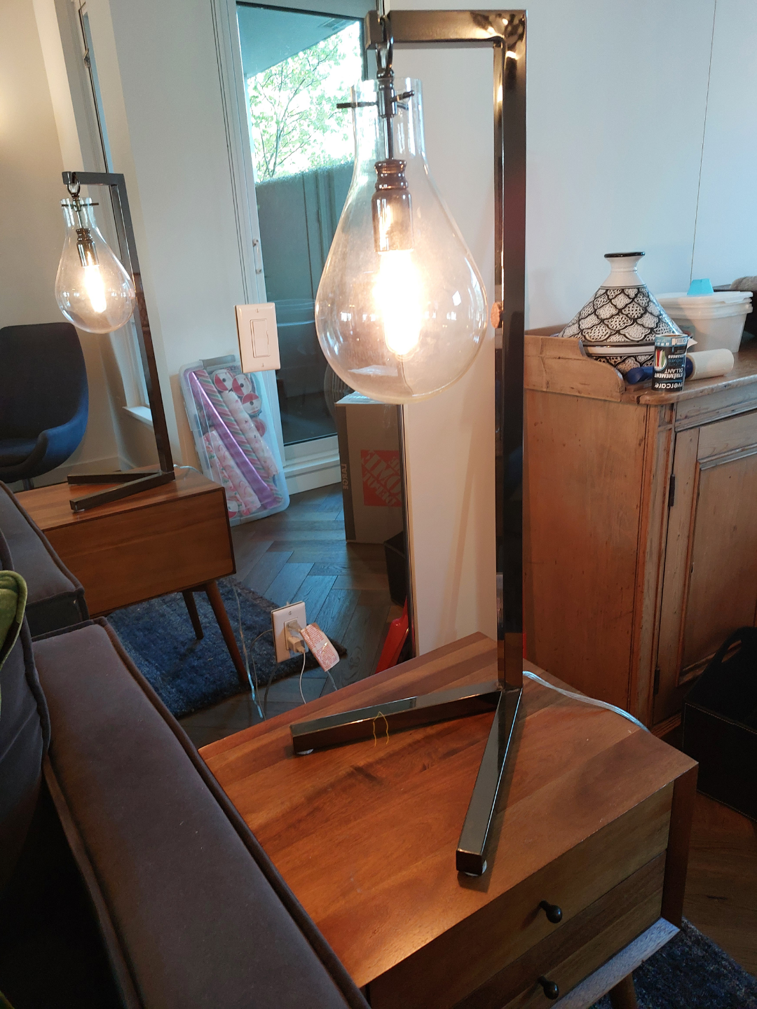 Table lamp