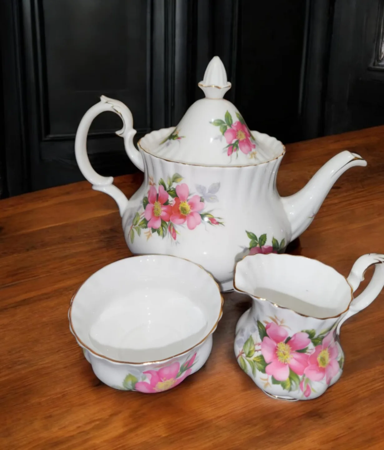 Vintage Royal Albert Old Country Roses Tea Set image indicator(5)
