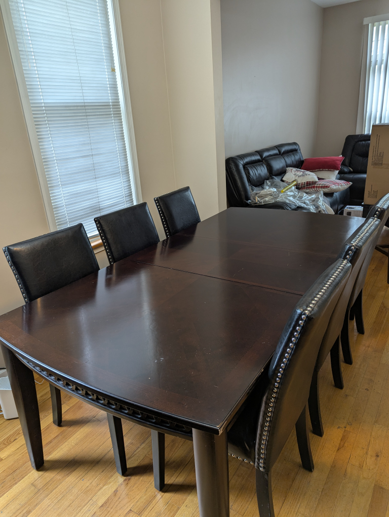 Dining table with 6 chairs. - photo 2