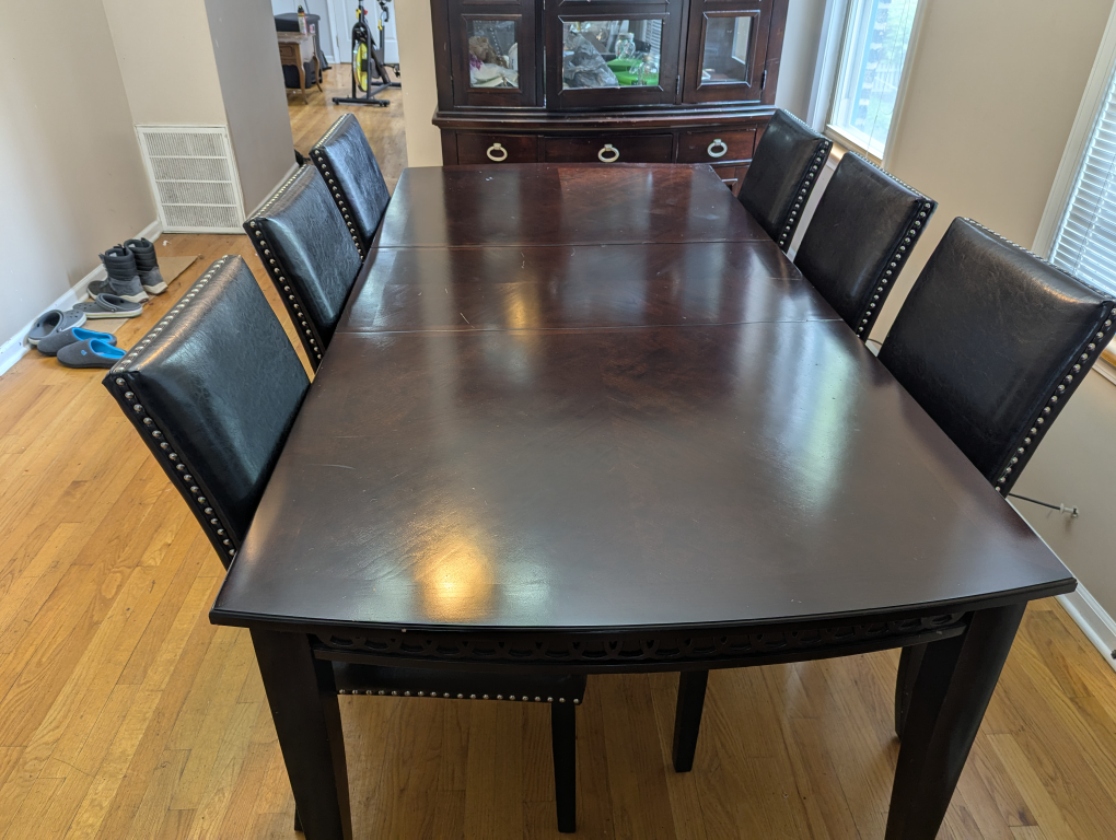 Dining table with 6 chairs. - photo 4