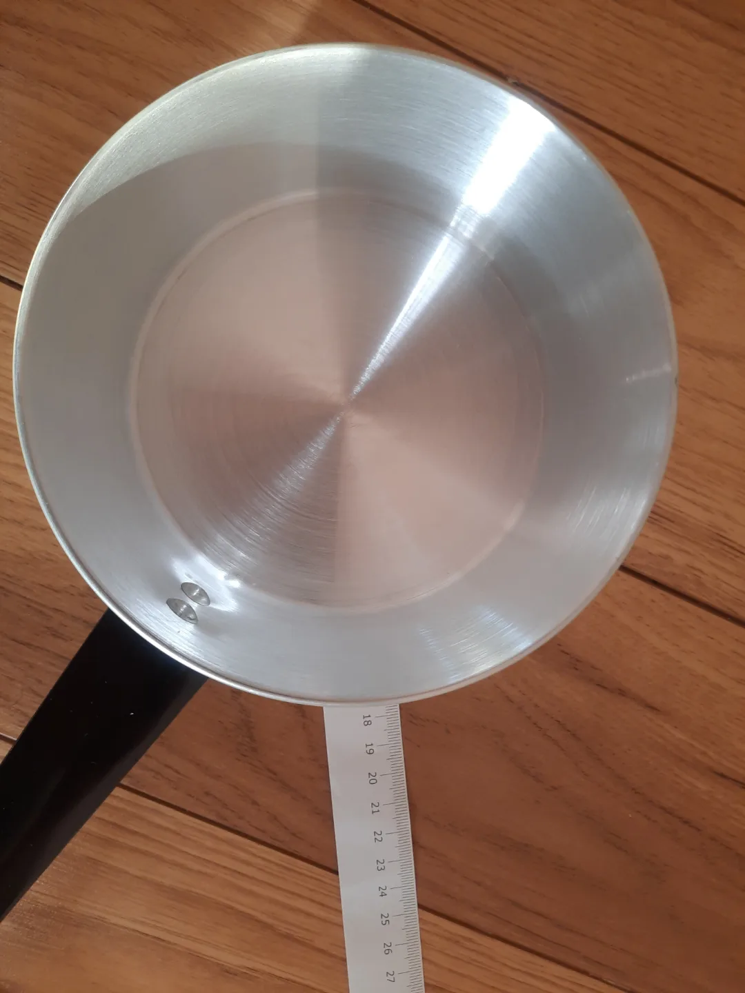 Aluminum Saucepan with Lid image indicator(5)