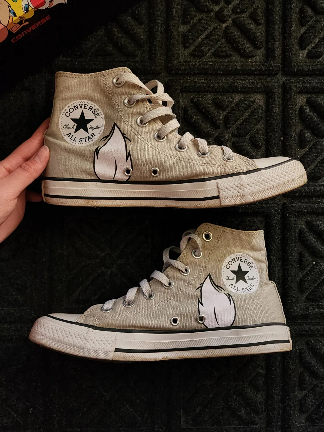 Bugs Bunny Limited Edition Converse image indicator(3)