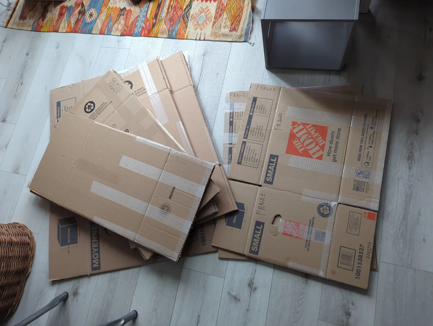 Moving boxes thumbnail