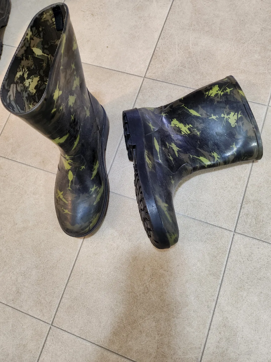 Kids' Camo Rain Boots size 2 thumbnail