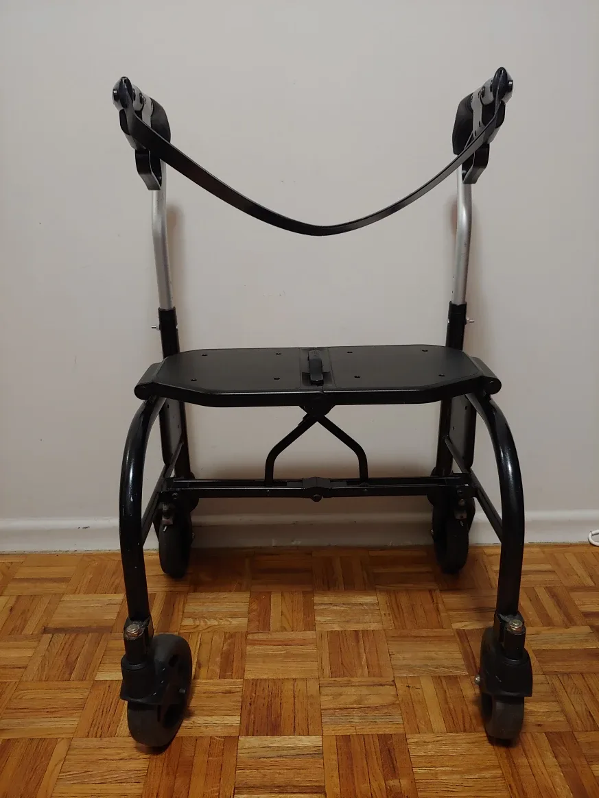 Drive Medical Rollator Walker with Seat image indicator(3)