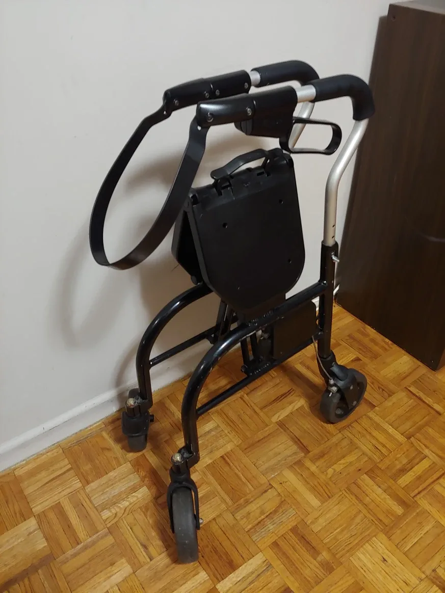 Drive Medical Rollator Walker with Seat image indicator(5)
