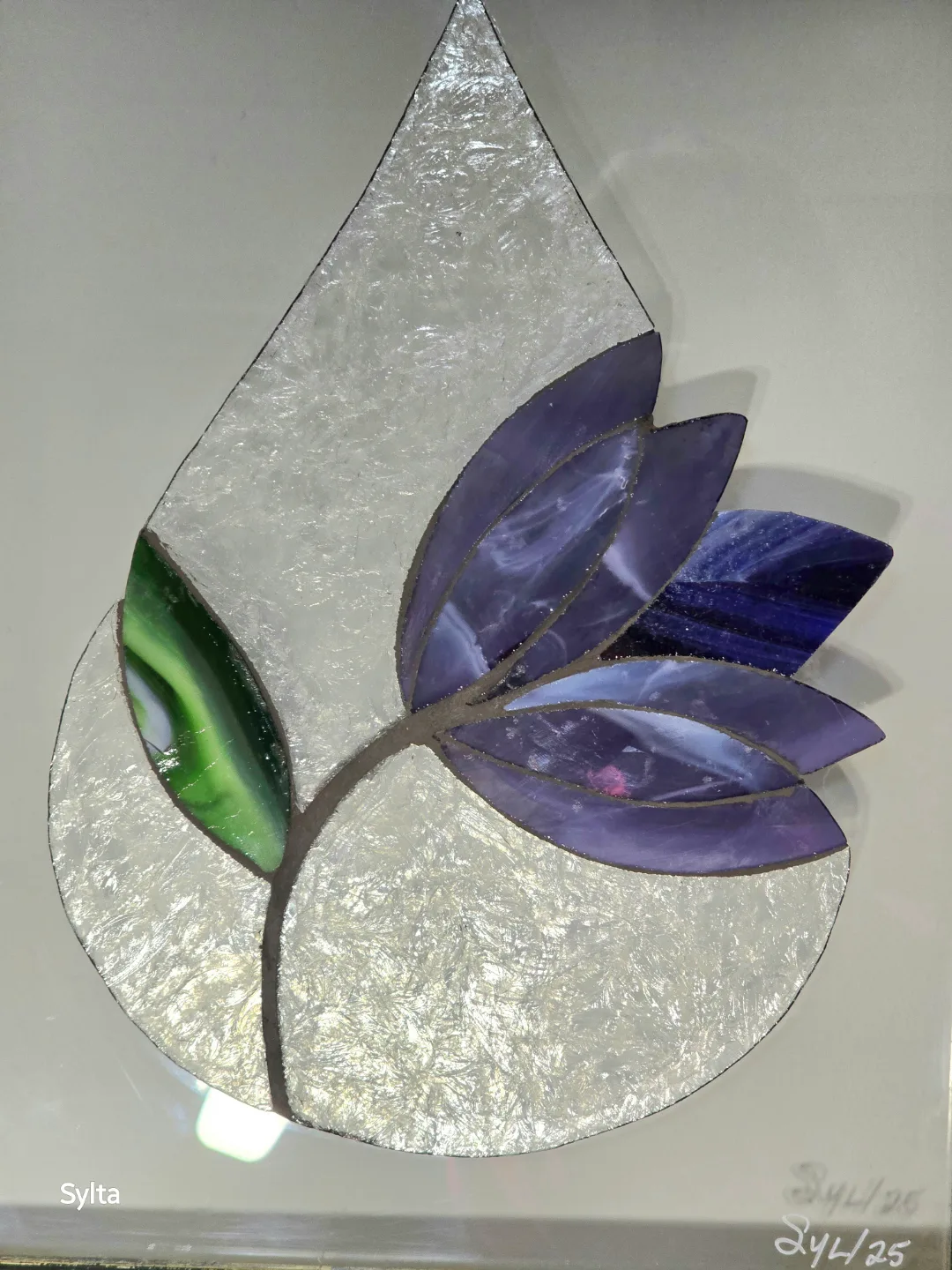 Framed Stained Glass Flower Artwork image indicator(2)