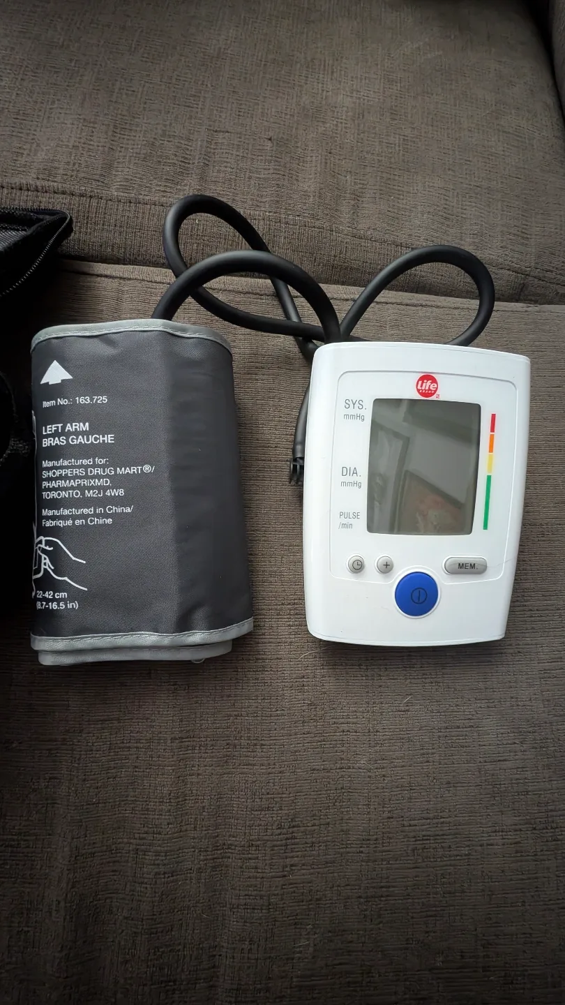 LifeSource Upper Arm Blood Pressure Monitor with Carrying Case image indicator(2)
