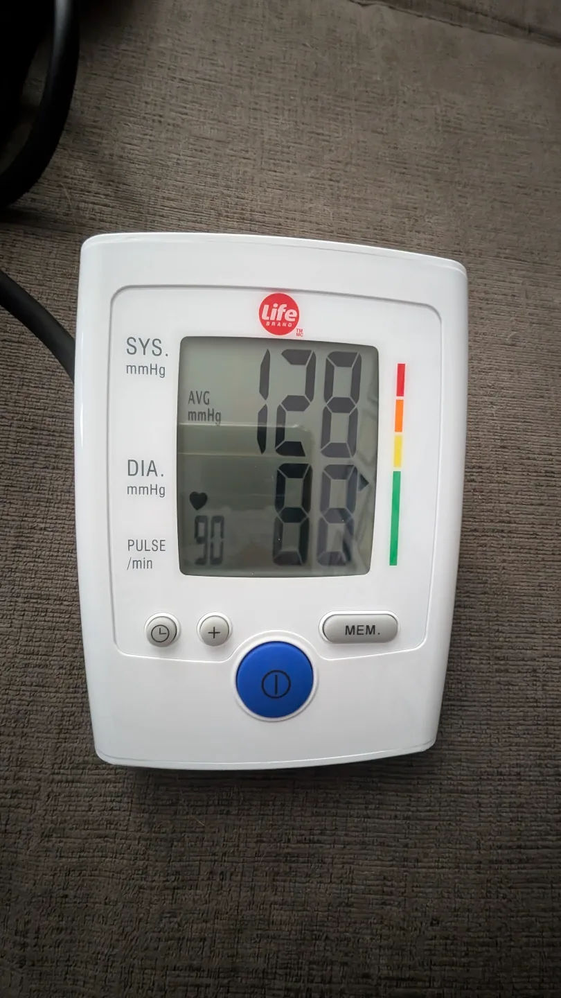 LifeSource Upper Arm Blood Pressure Monitor with Carrying Case image indicator(3)