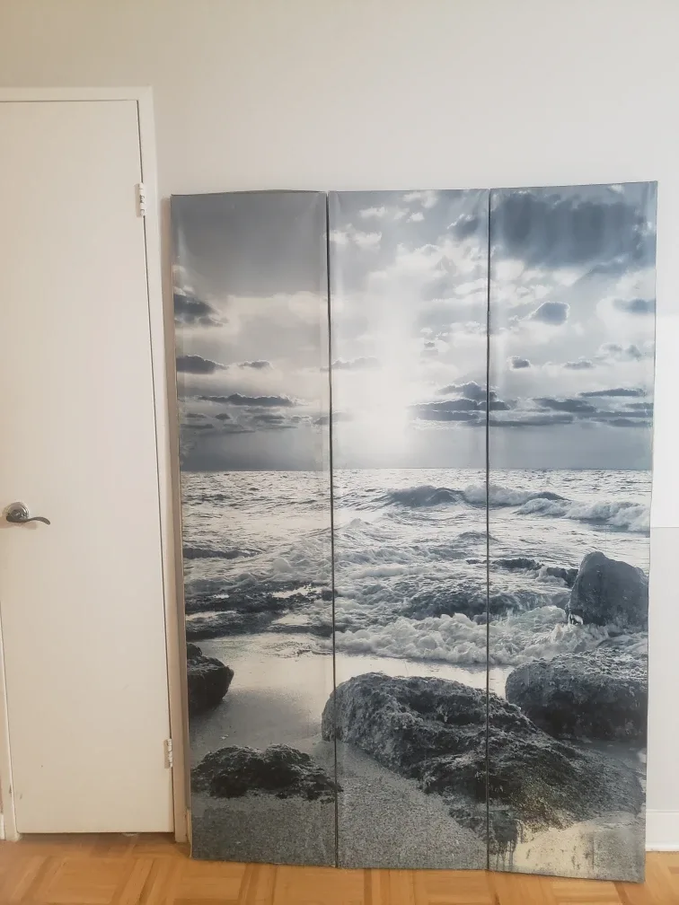 Three-panel room divider, ocean scene image indicator(2)