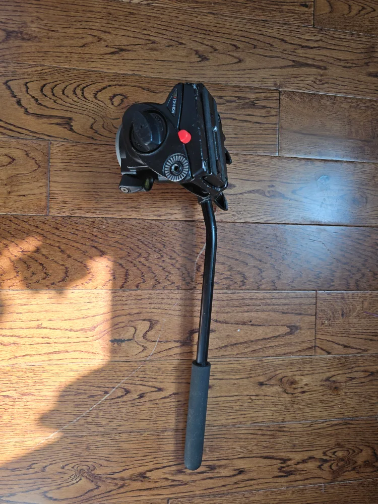 Manfrotto 701HDV Video Head with Long Handle image indicator(4)