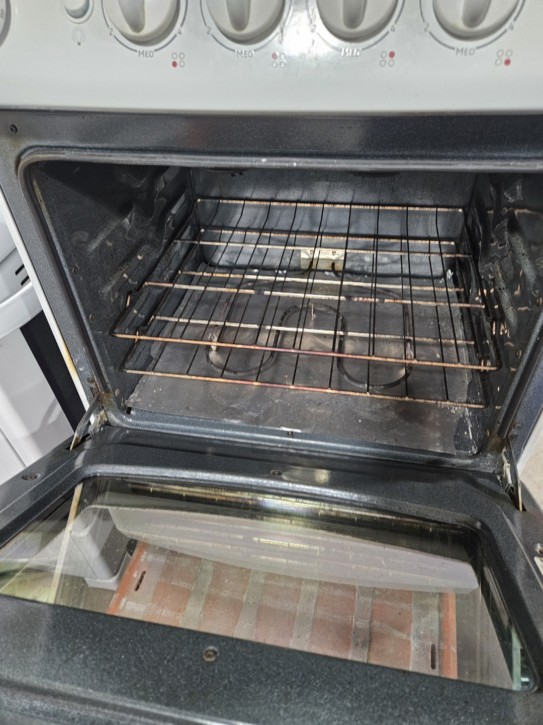 White Freestanding Electric Range - photo 2