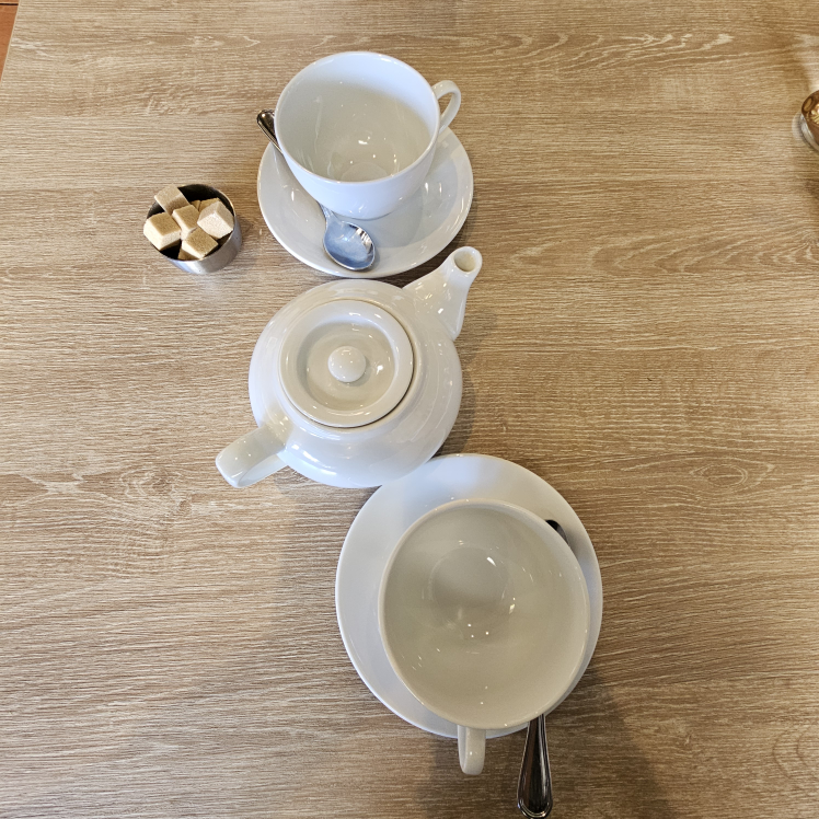 White Tea Set 🥕💚