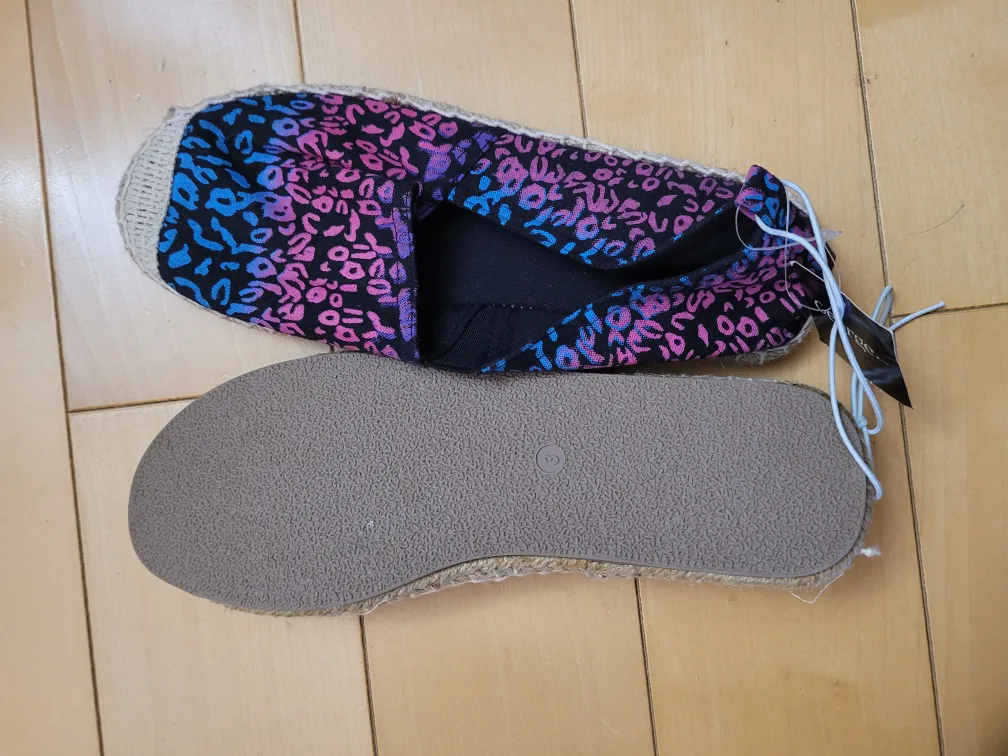 Size 3 Girls Pink and Blue Espadrilles image indicator(2)