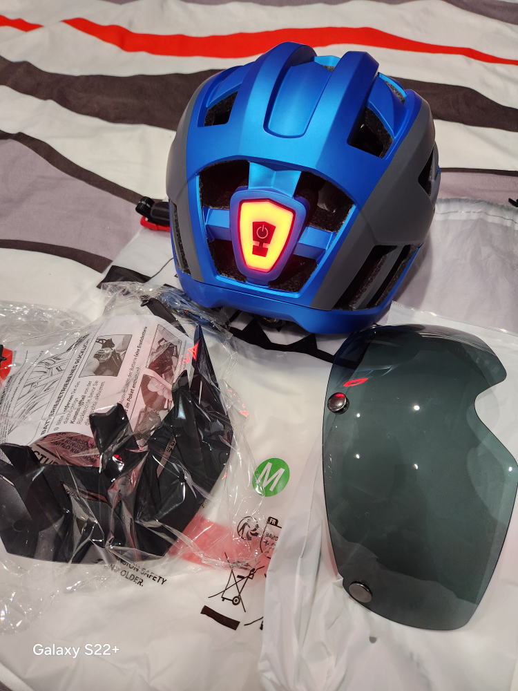 Adult Bike Helmet with Integrated Light & Visor -Size M - photo 2