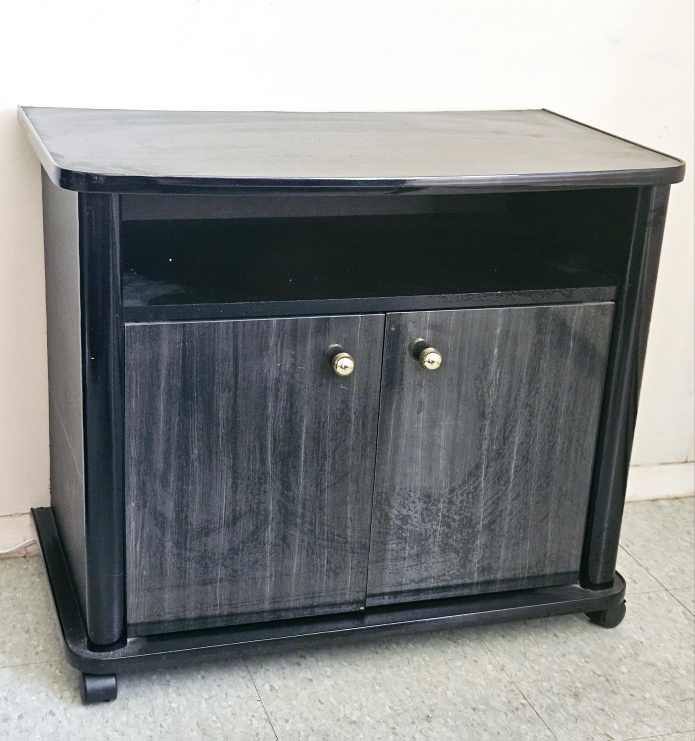 Black Wooden TV Stand On Wheels💚 - photo 2