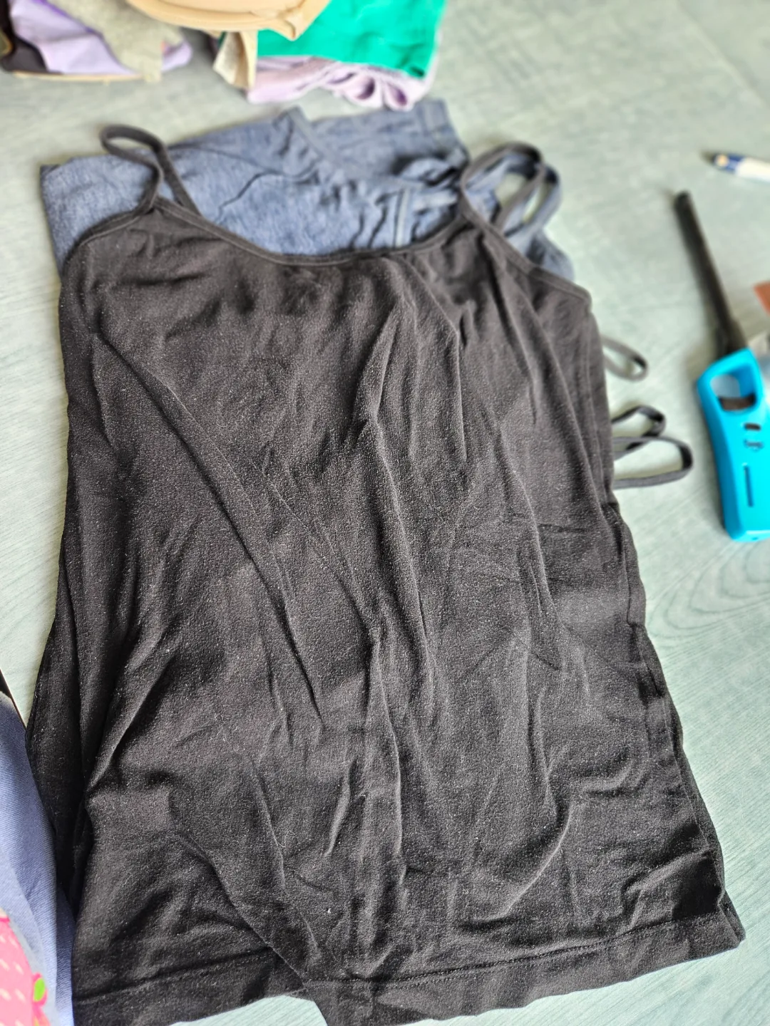 3 large Forever 21 tank tops 💚 image indicator(2)