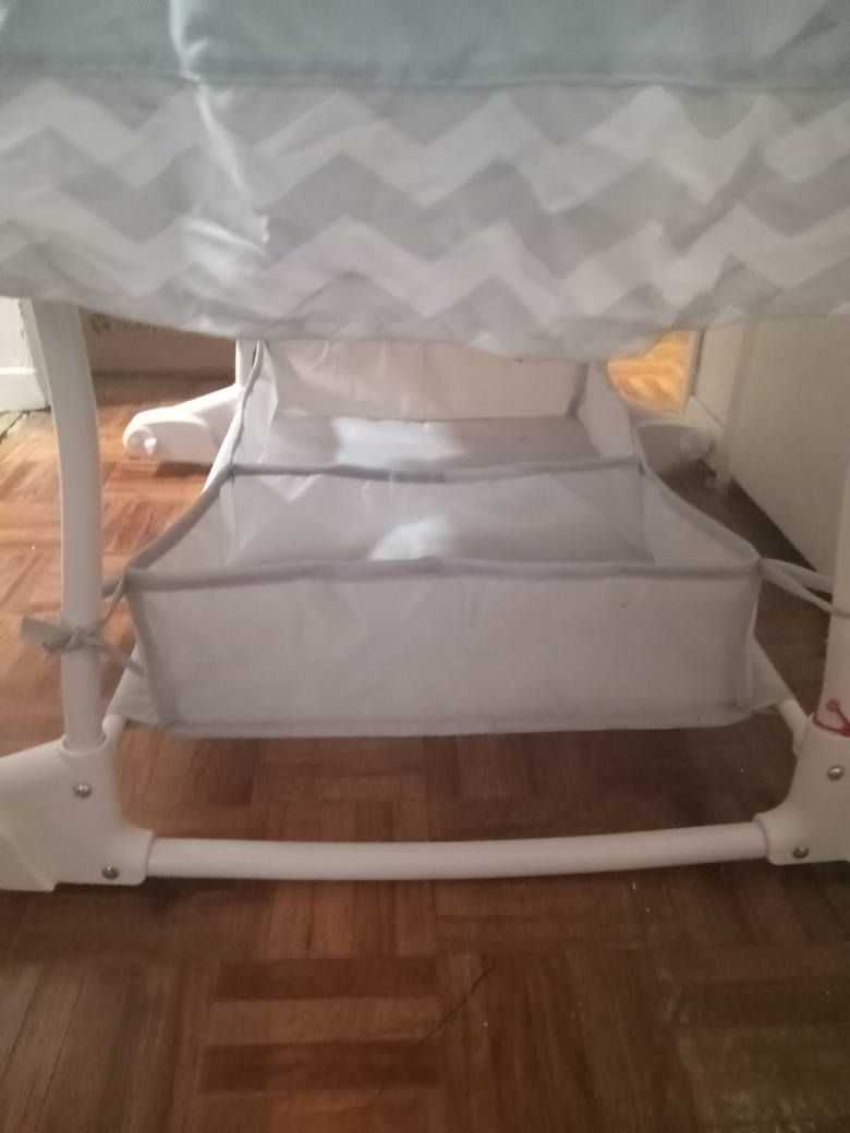 Baby Bassinet with Storage - photo 4