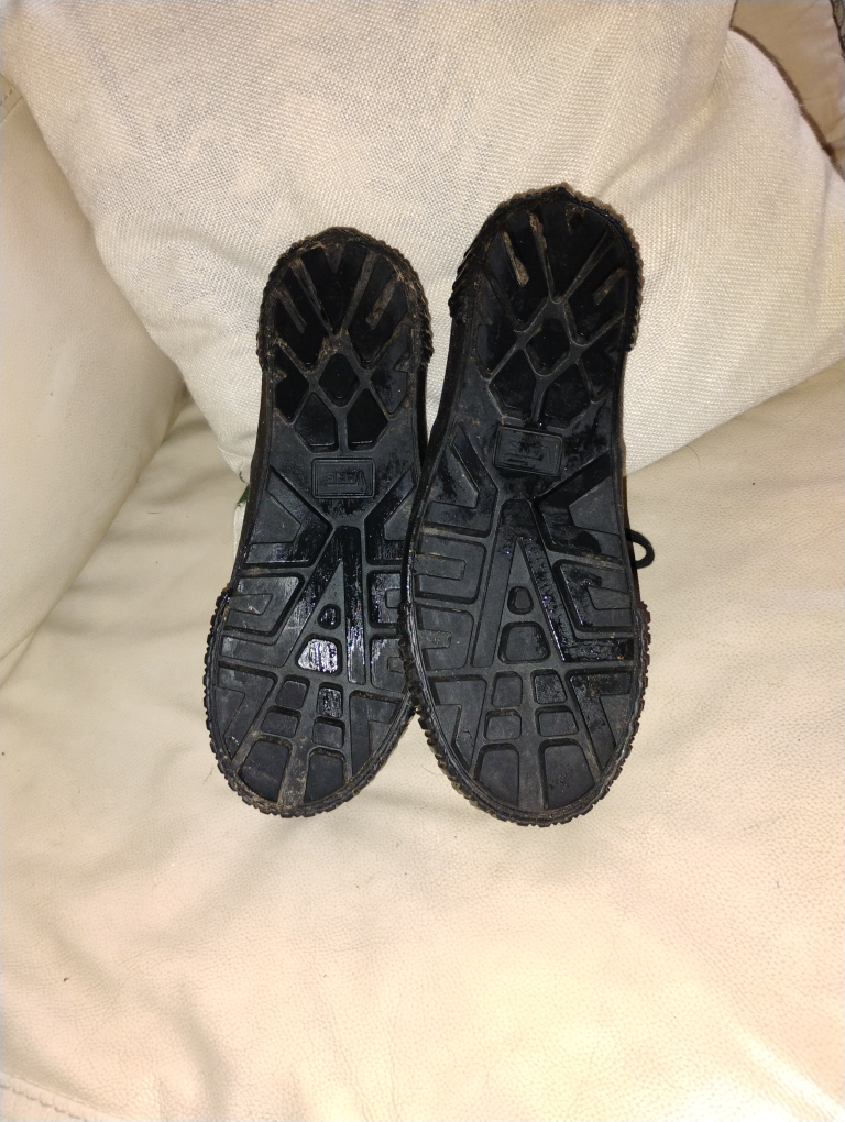 Vans Unisex Black Skate Shoes - Size 4 UK - photo 5