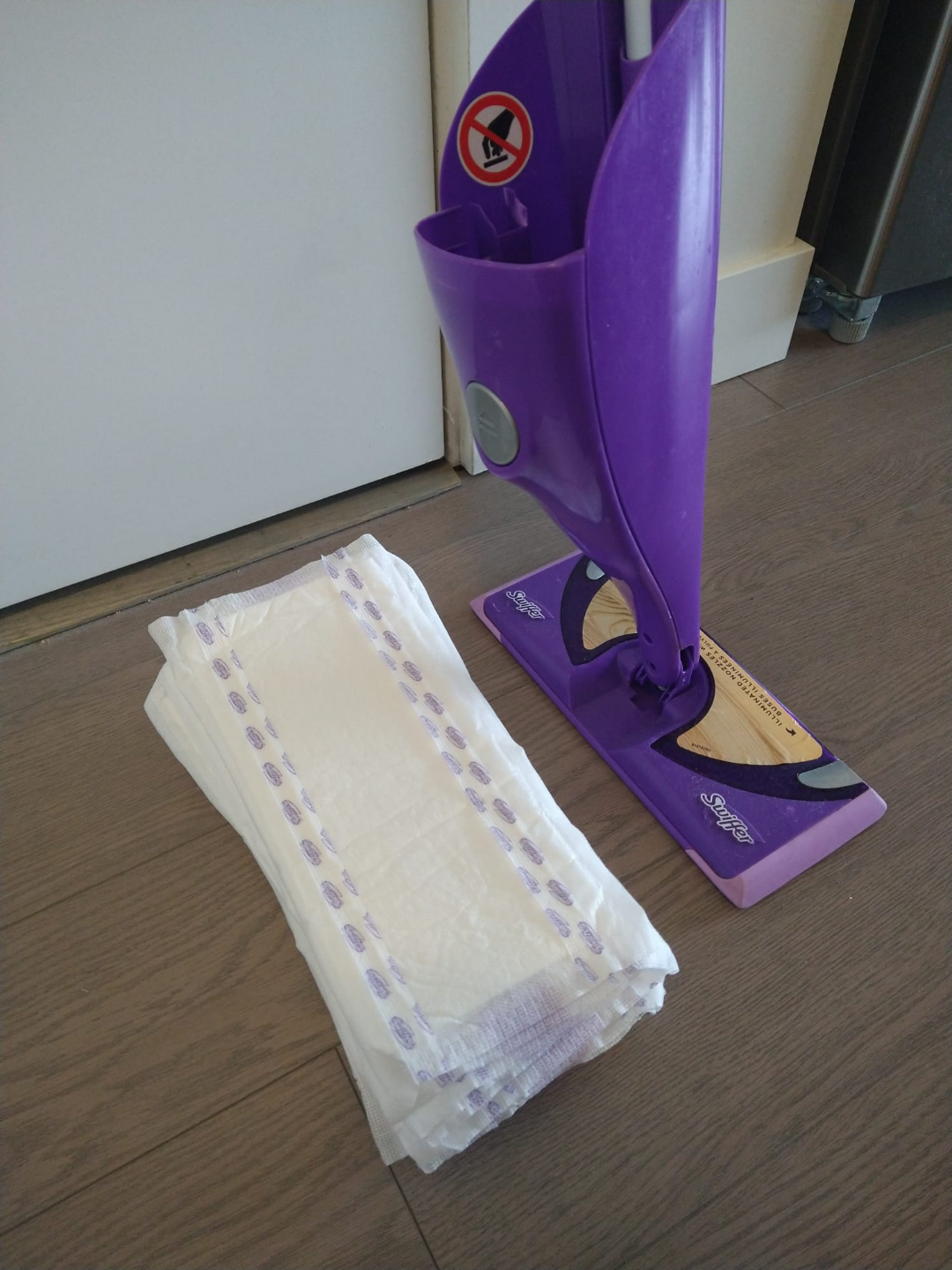 Swiffer WetJet Spray Mop with 12 pads - photo 3