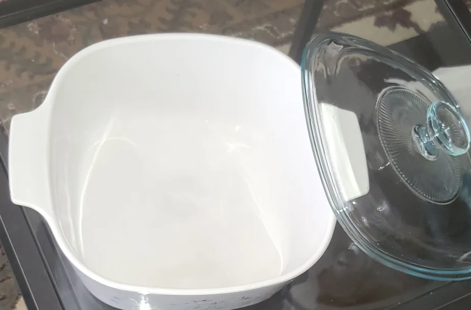 Vintage Pyrex Casserole Dish with Lid - Bluebell Pattern image indicator(4)