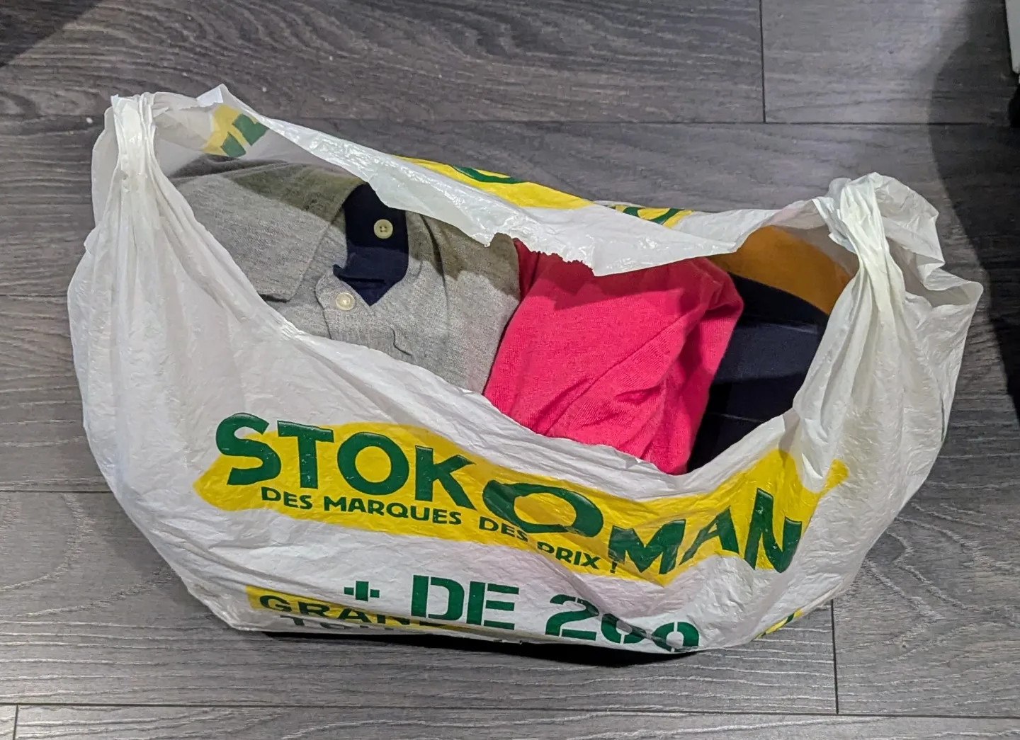 Bag of clothes 💚 thumbnail