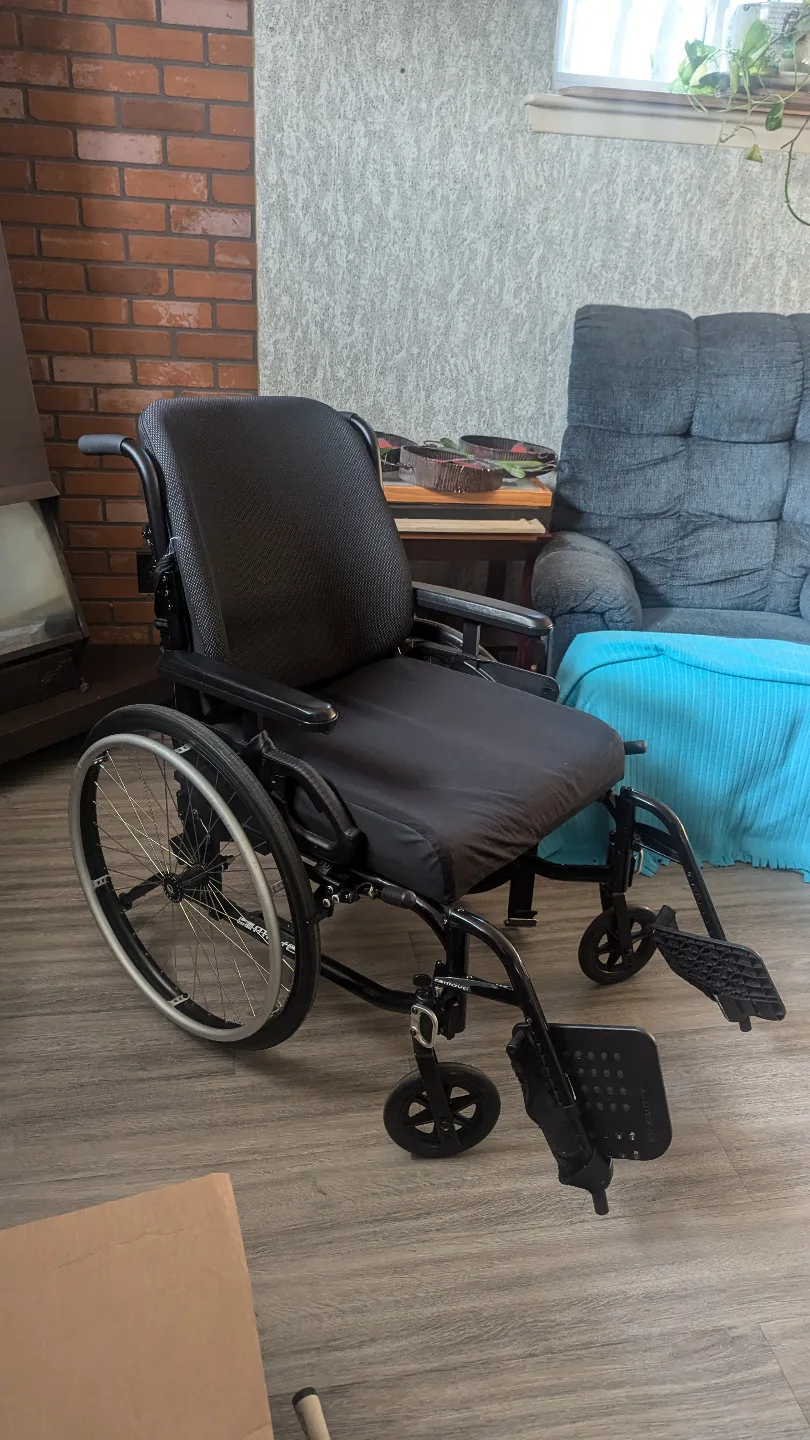 Lightweight Wheelchair thumbnail