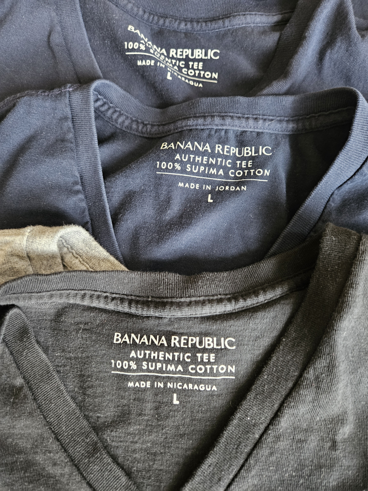 Bundle of 7 Banana Republic Men's V-Neck T-Shirts - photo 3