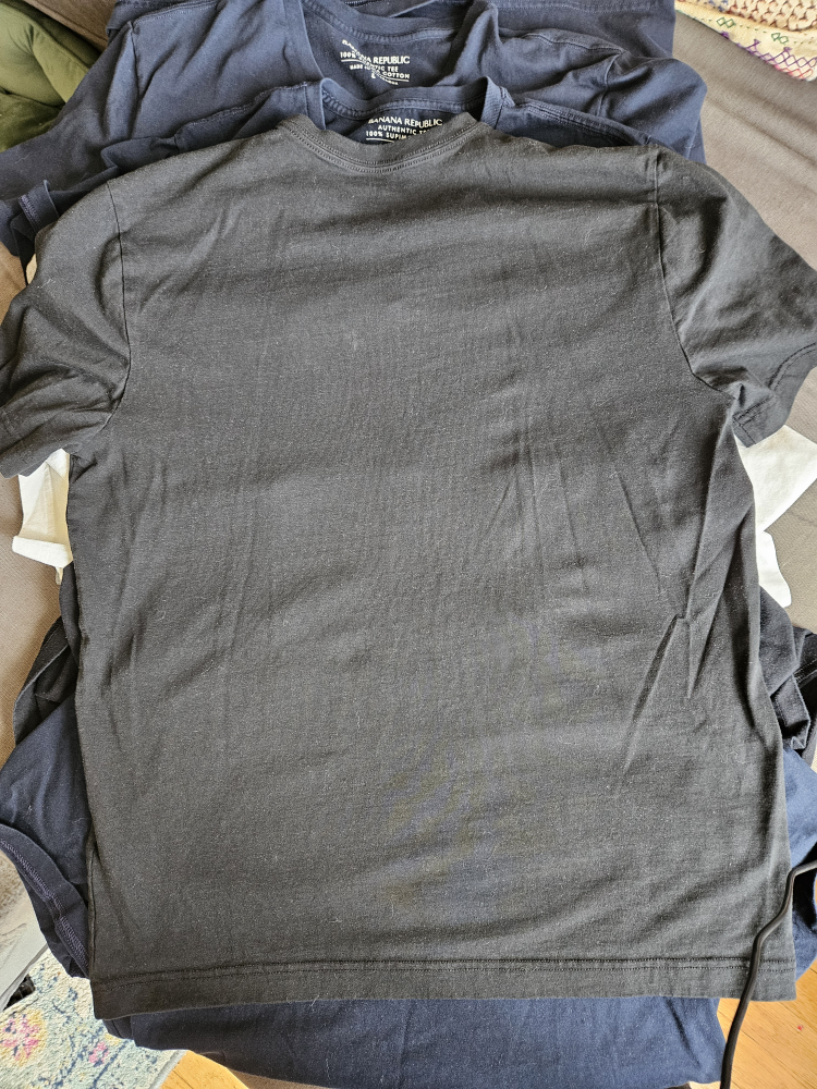 Bundle of 7 Banana Republic Men's V-Neck T-Shirts - photo 4