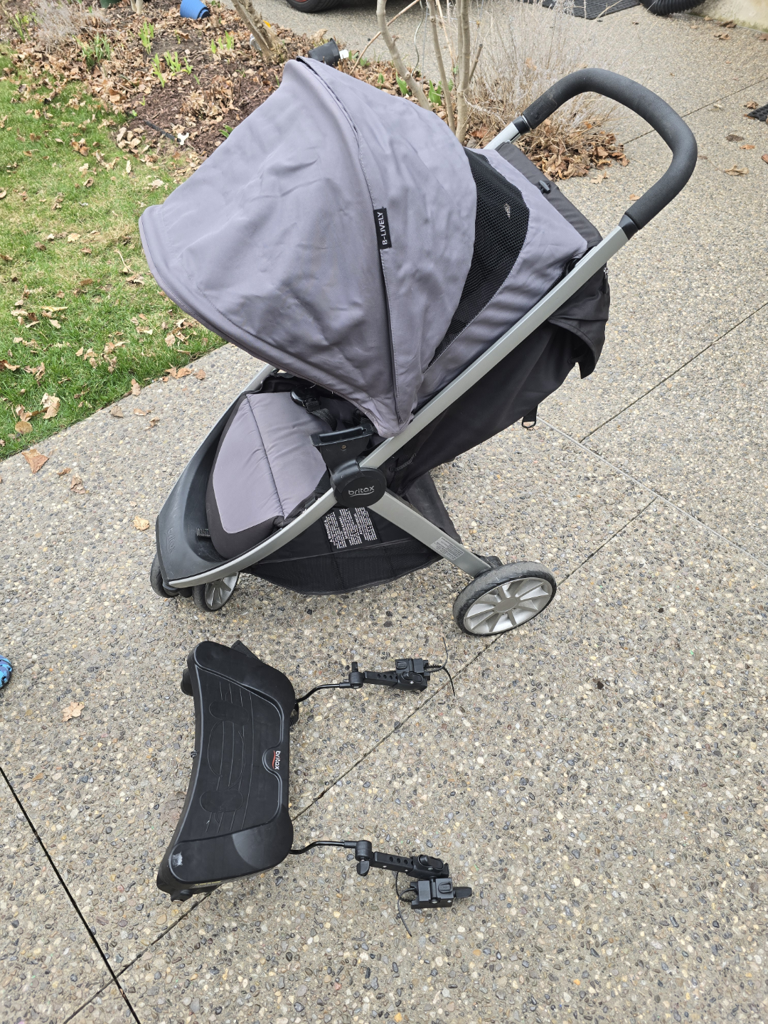 Britax Fold Stroller with Infant Car seat adapter and standboard - photo 3