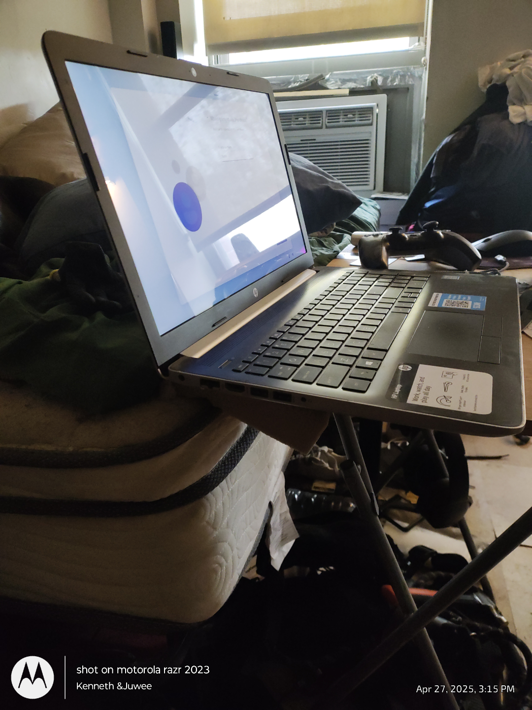 HP Laptop - photo 2