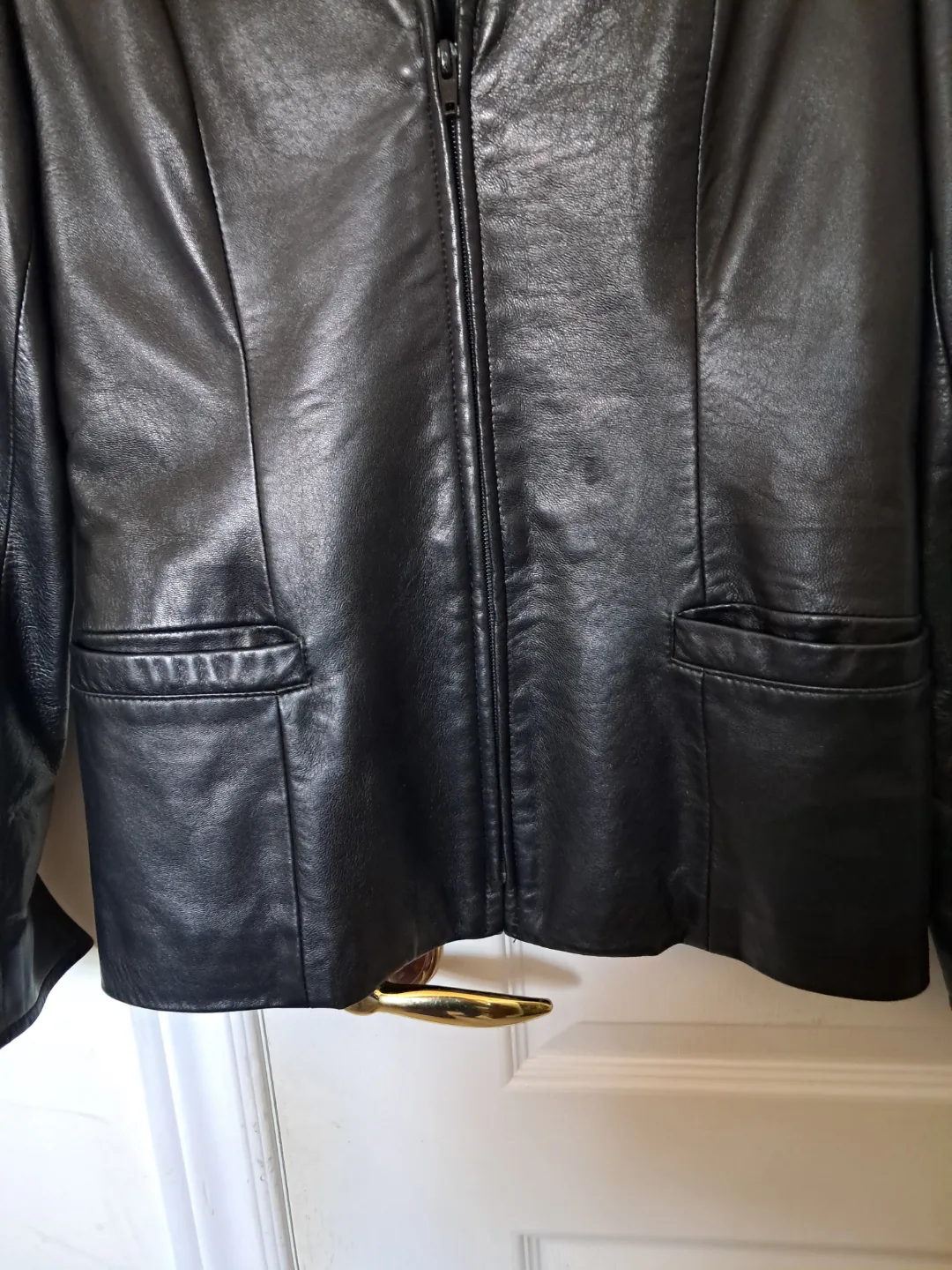💚Danier Black Leather Jacket - Size 4-6 image indicator(3)
