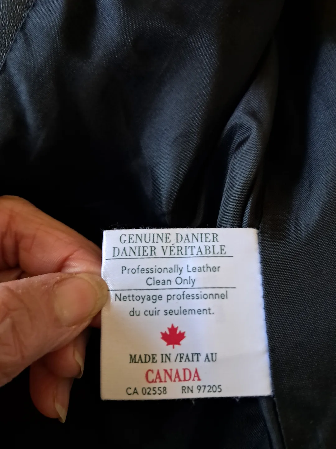 💚Danier Black Leather Jacket - Size 4-6 image indicator(7)