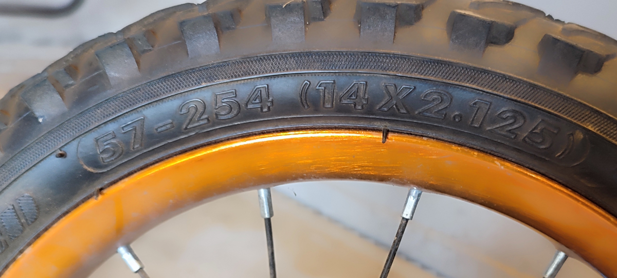 Hot Wheels Kid's Bike with Training Wheels - photo 5