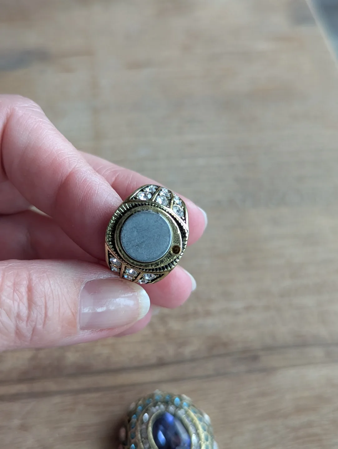 Heidi Daus interchangeable crystal magnetic ring set image indicator(8)