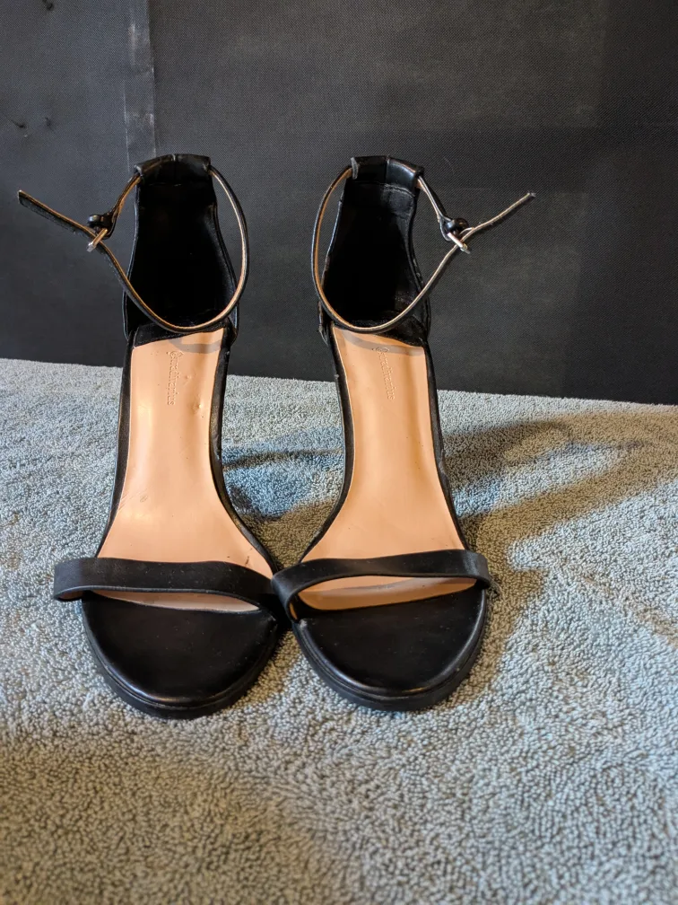 Stradivarius Black Ankle Strap Heels size 39 thumbnail