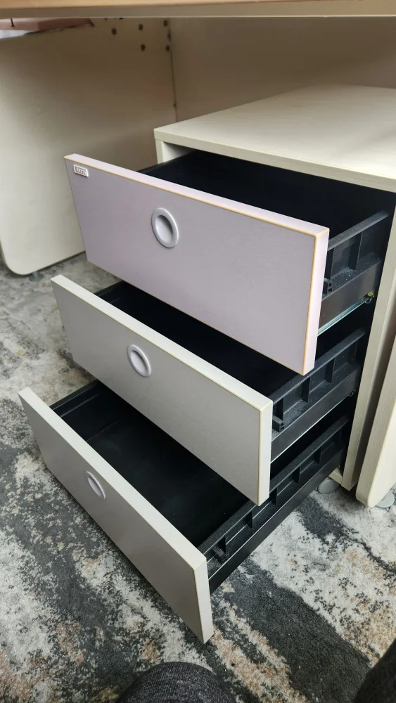 Very Sturdy Desk with Hutch and Mobile File Cabinet image indicator(3)