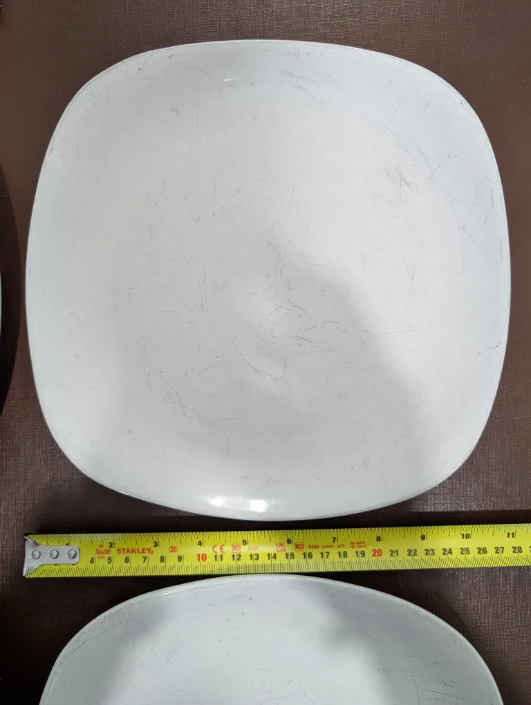 4 vintage Melamine dinner plates #freecycle image indicator(2)