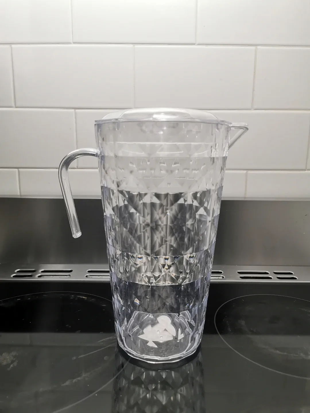 Clear Plastic Water Pitcher with Lid