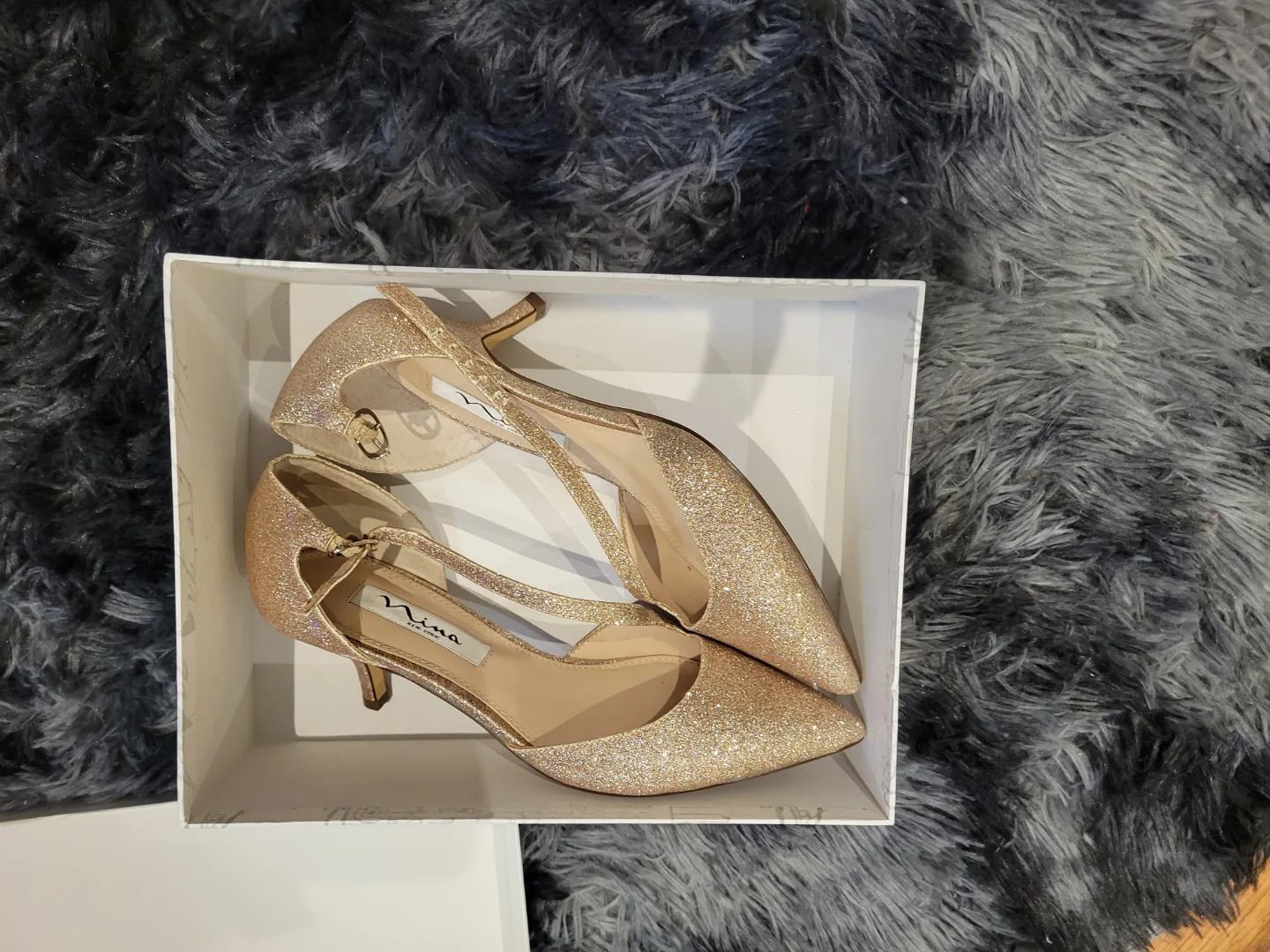 Gold Glitter Low Heels image indicator(3)