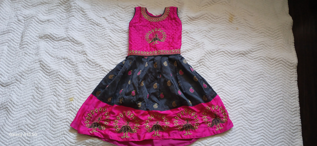 Girls' Indian Traditional Dresses - 3 Lovely Outfits - photo 3