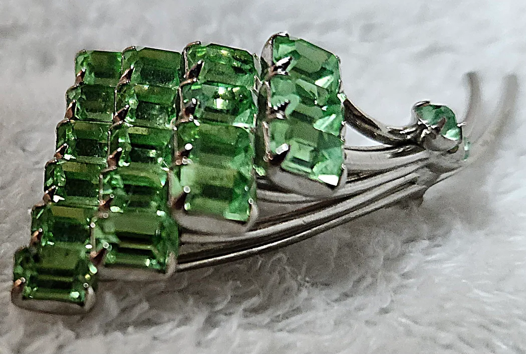 VINTAGE SIGNED SHERMAN Swarovski BRANCH BROOCH PIN image indicator(4)